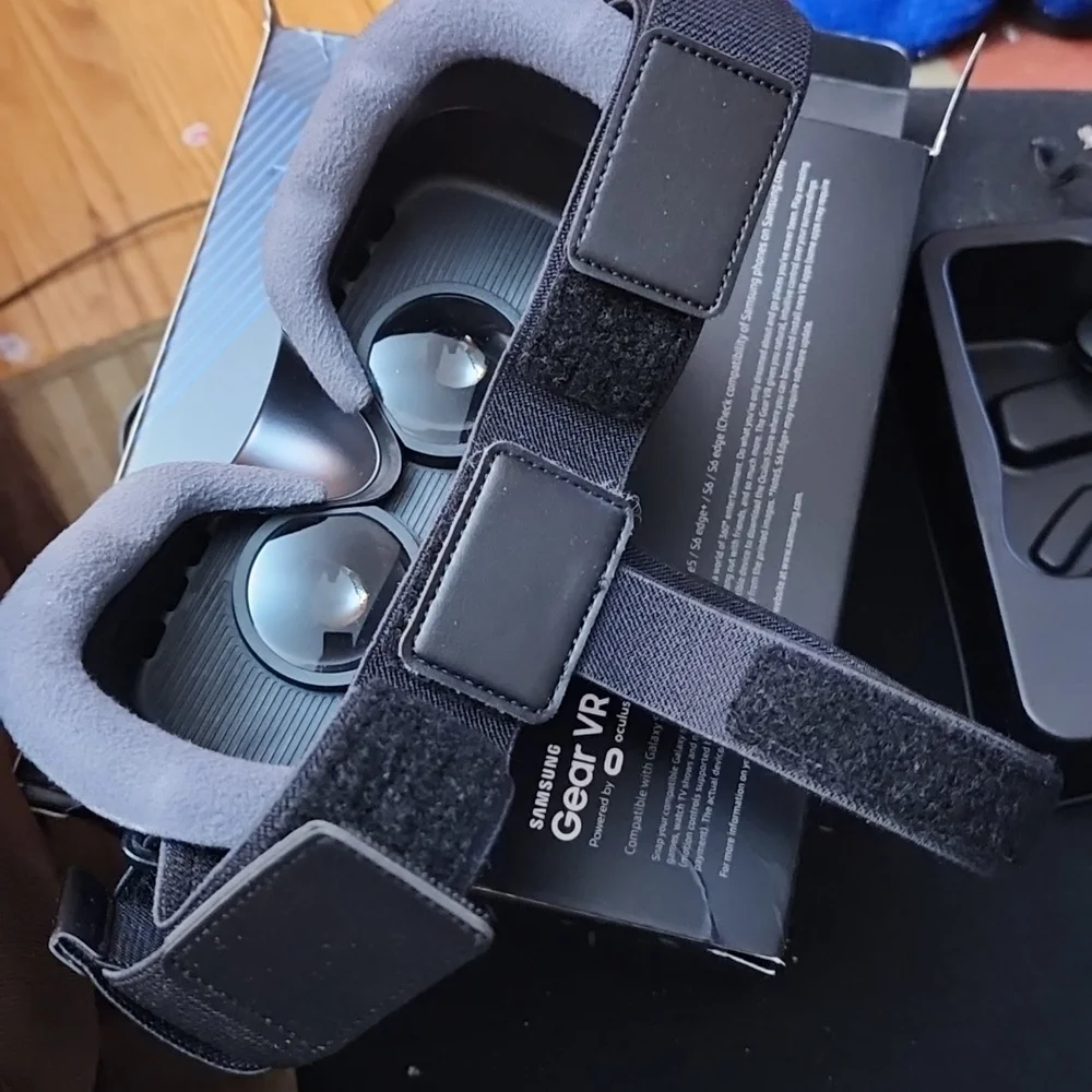Samsung gear VR with controller